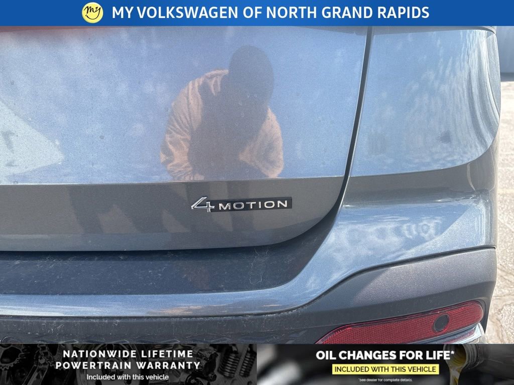 New 2026 Volkswagen Taos SEL image 6