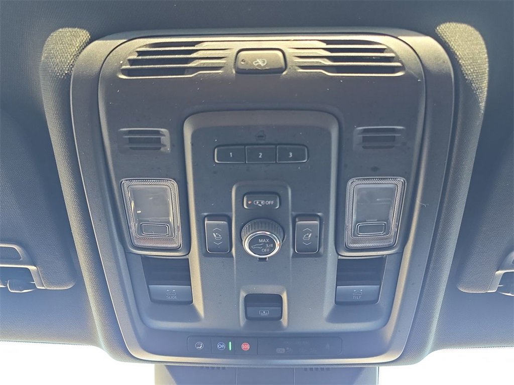 Certified 2023 Cadillac Escalade Premium Luxury image 36