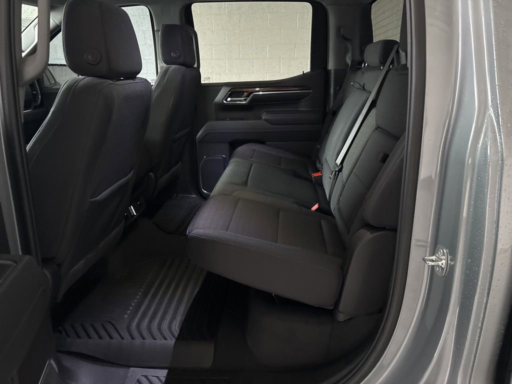 Used 2025 GMC Sierra 1500 Elevation image 38