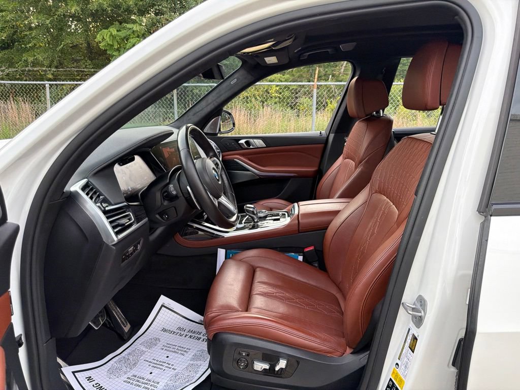 Used 2022 BMW X7 M50i AWD/4WD image 27