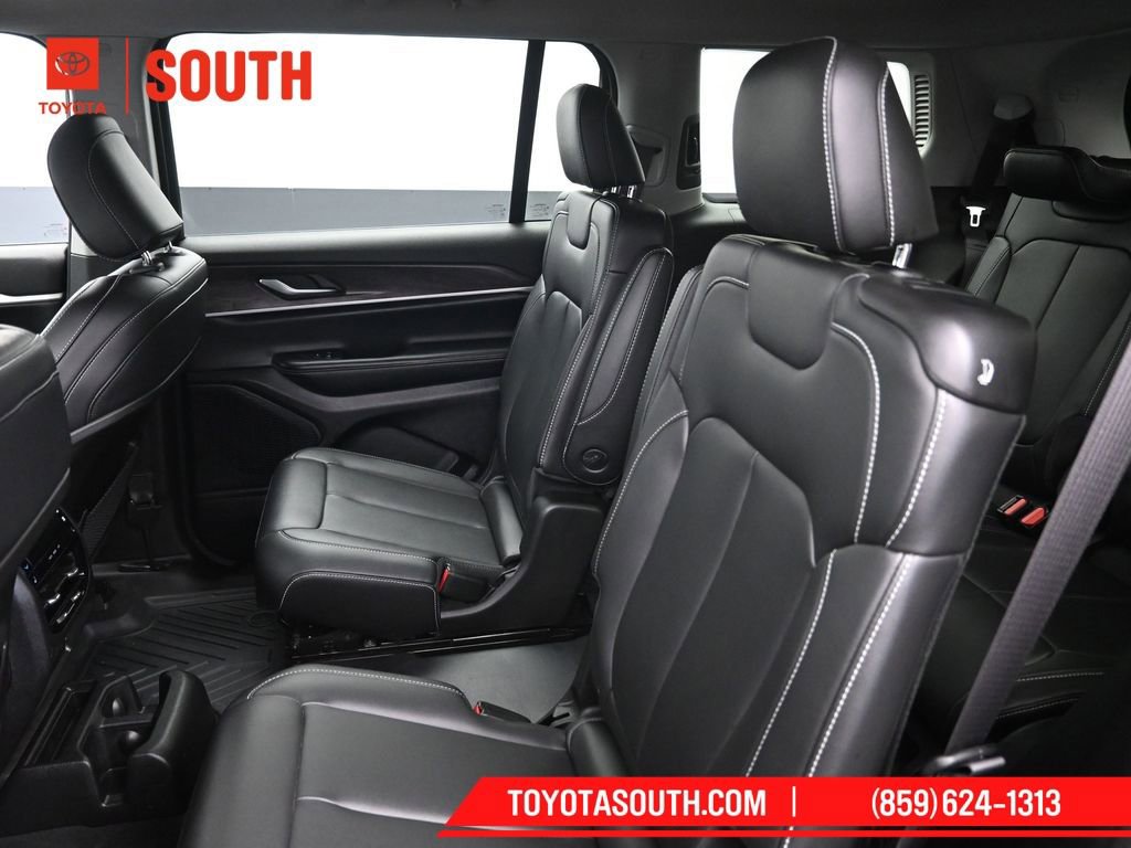 Used 2023 Jeep Grand Cherokee L Limited image 23