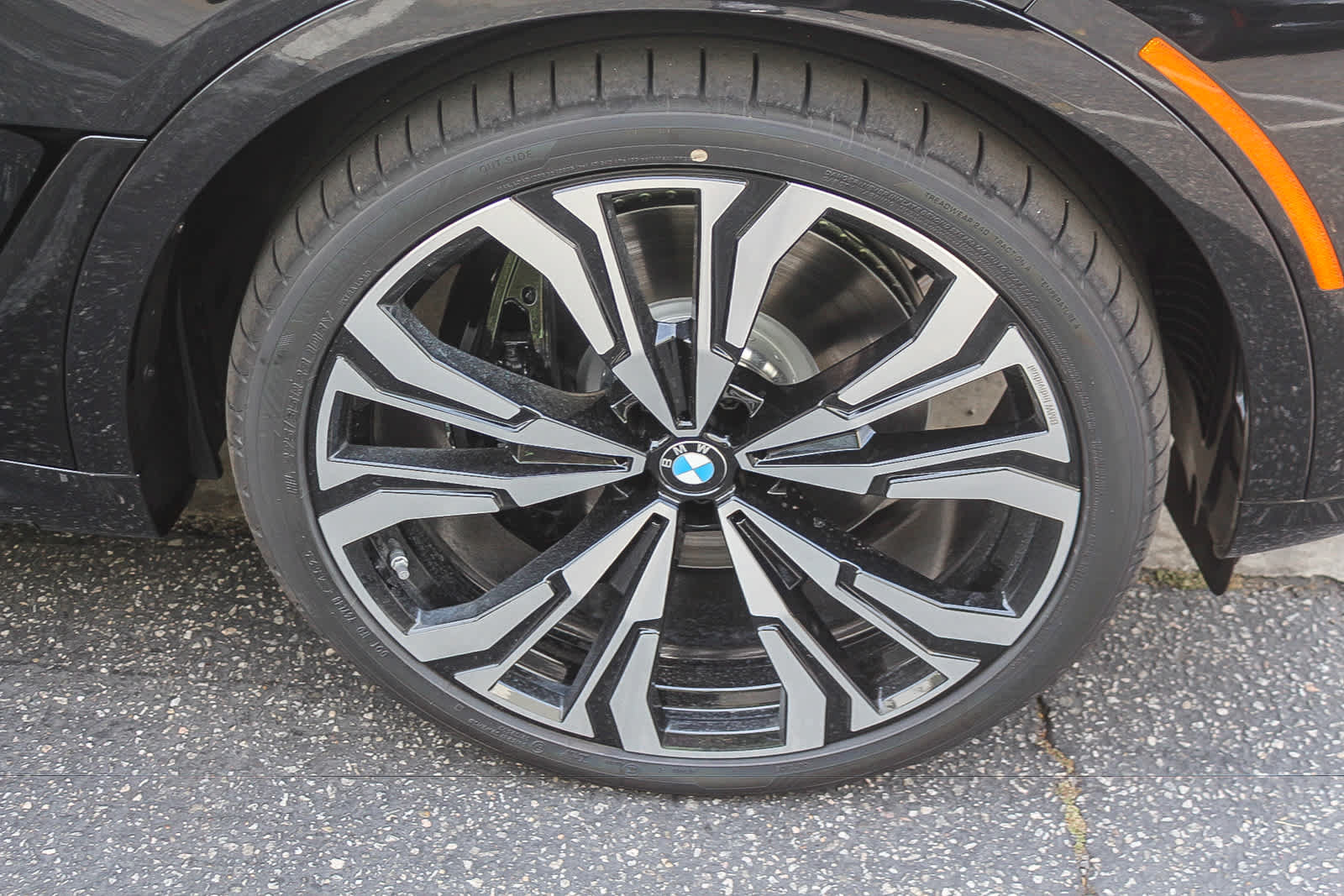 New 2027 BMW X7 M60i AWD/4WD image 9
