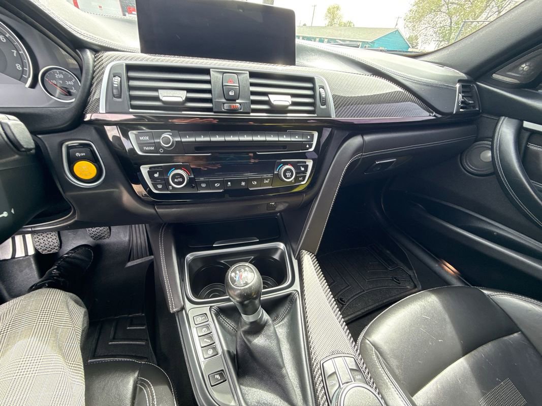 Used 2017 BMW M3 RWD image 21