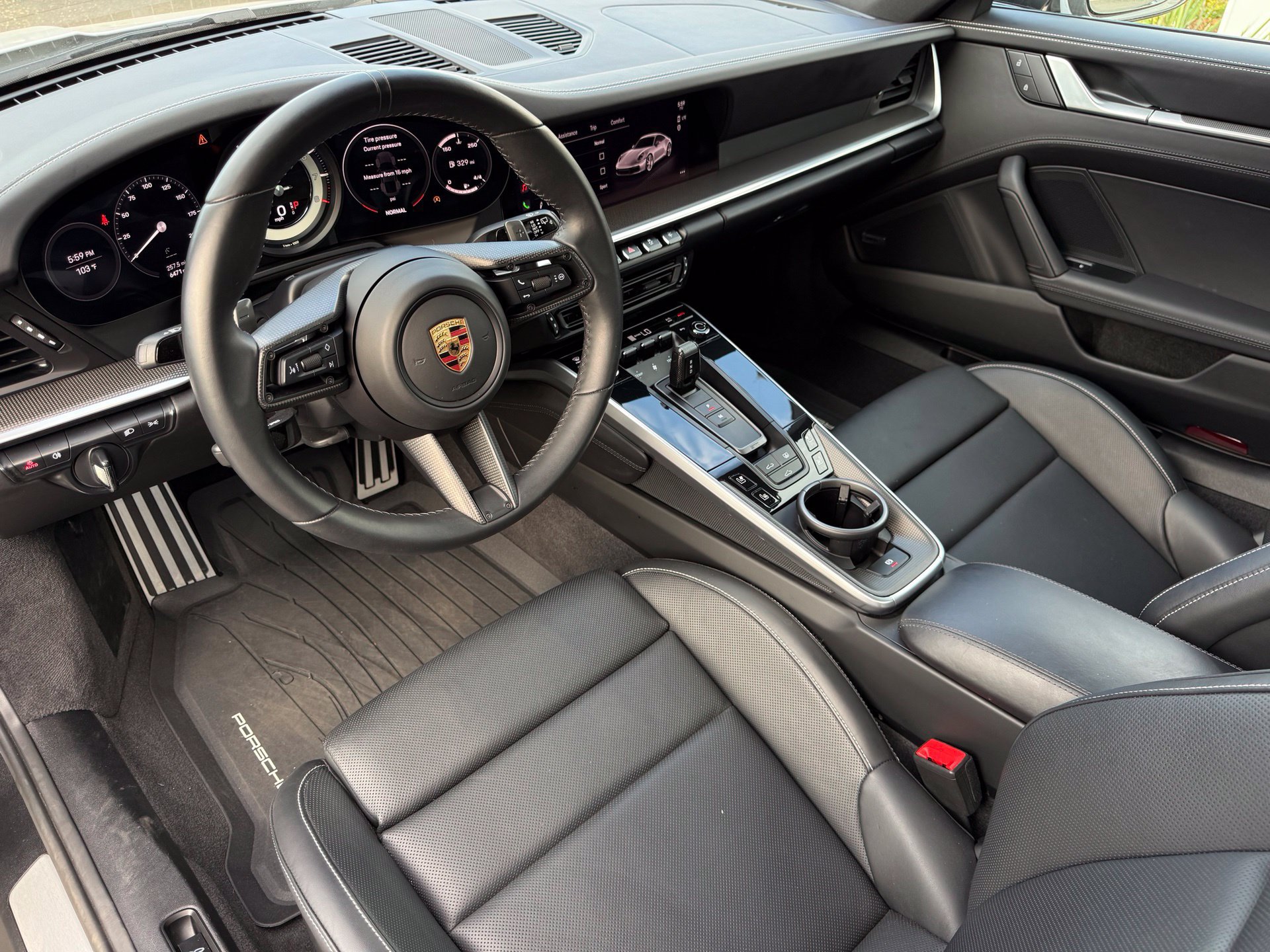 Used 2024 Porsche 911 Carrera RWD image 4