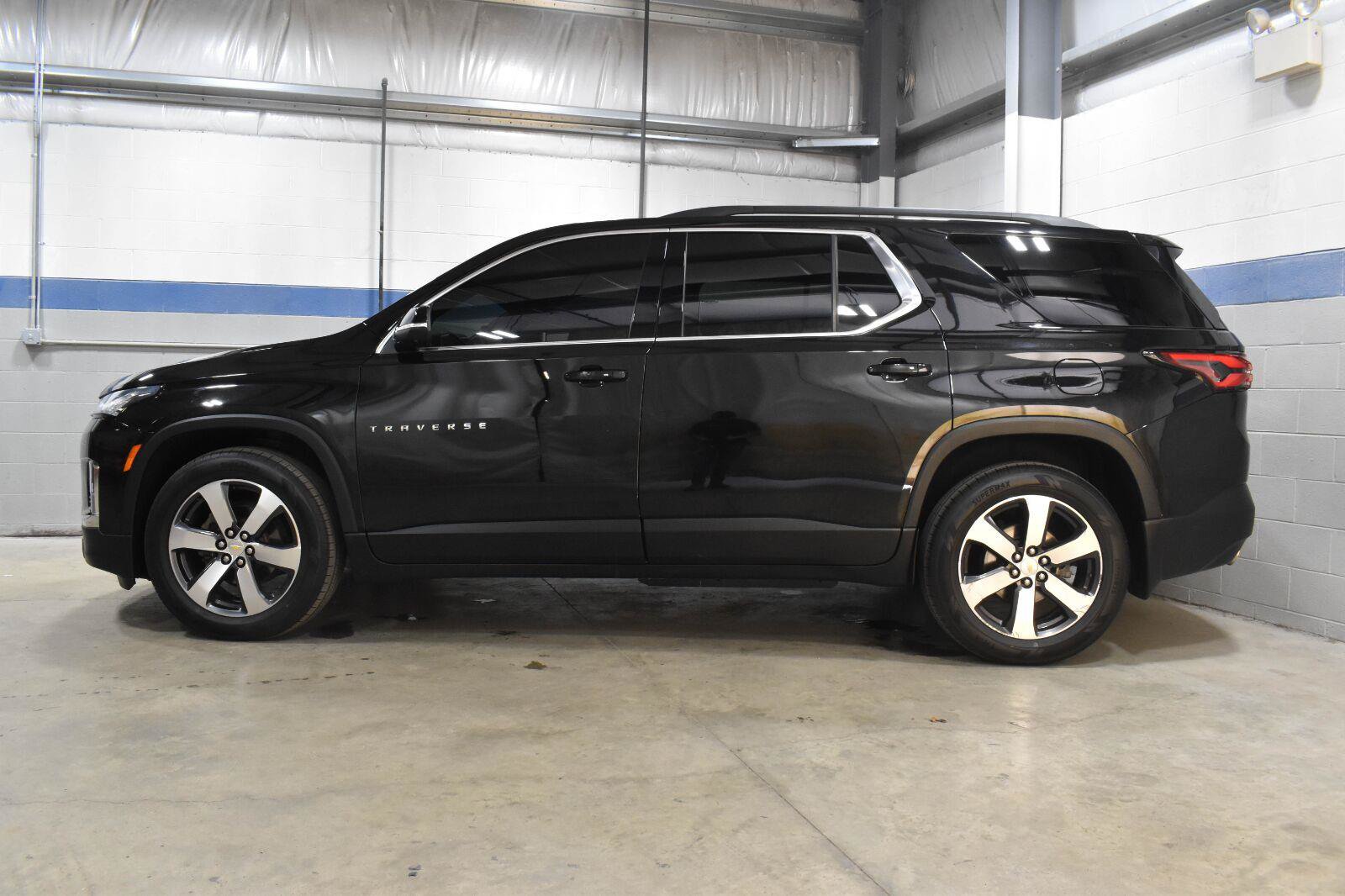Used 2023 Chevrolet Traverse LT w/ LT Premium Package AWD/4WD image 27
