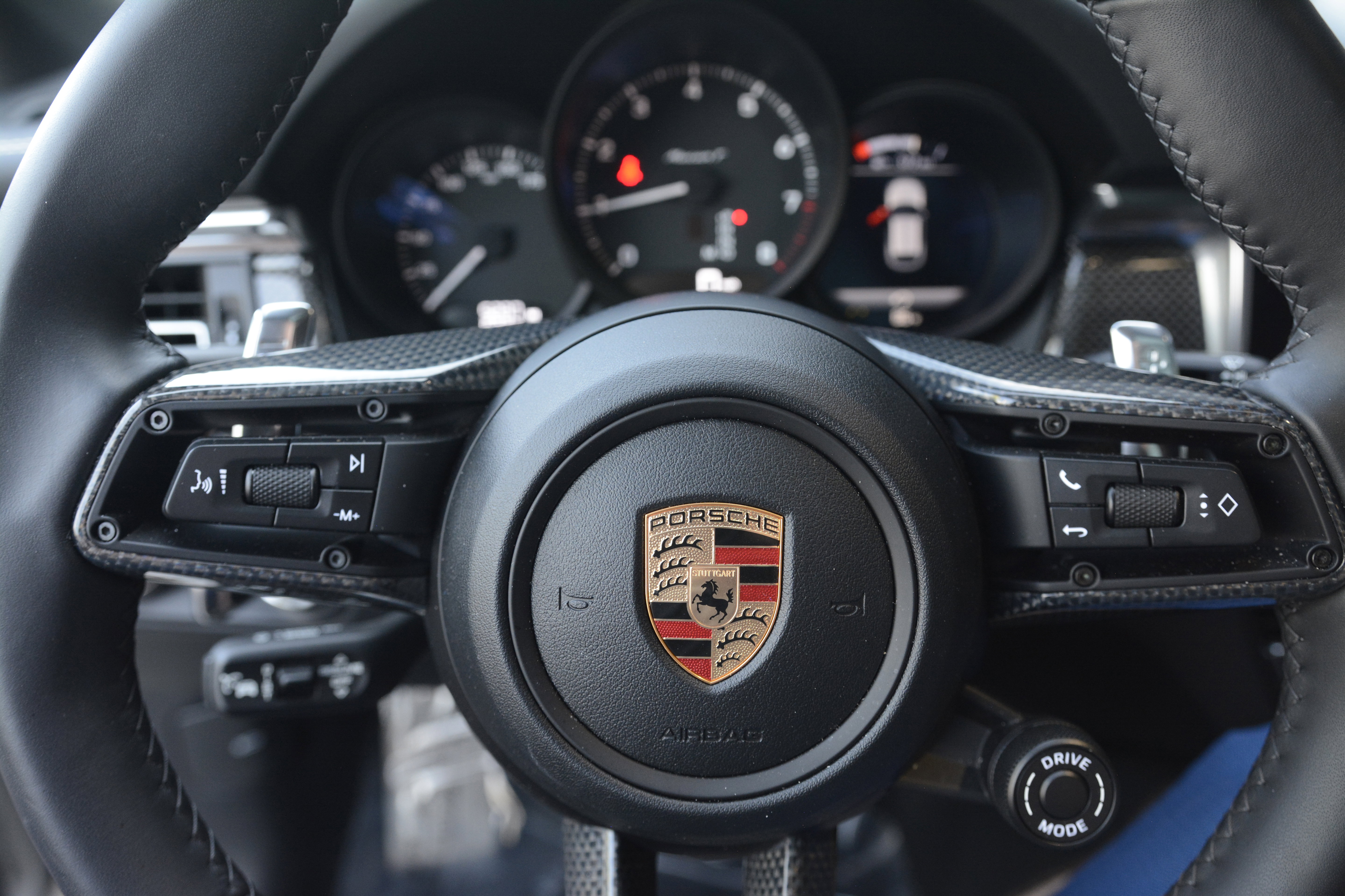 Certified 2026 Porsche Macan Turbo AWD/4WD image 16