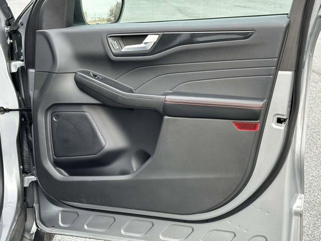 Used 2023 Ford Escape ST-Line w/ Tech Pack #1 image 9