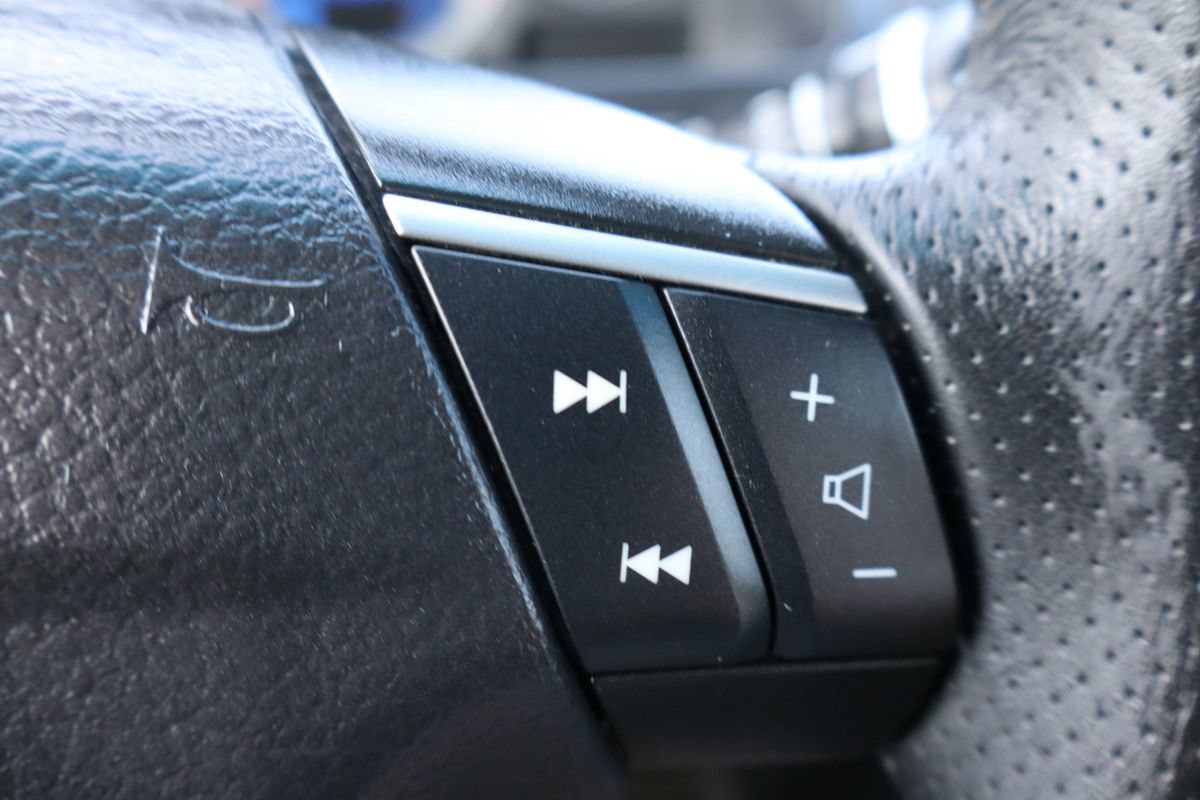 Used 2009 Volvo XC90 V8 R-Design AWD/4WD image 34