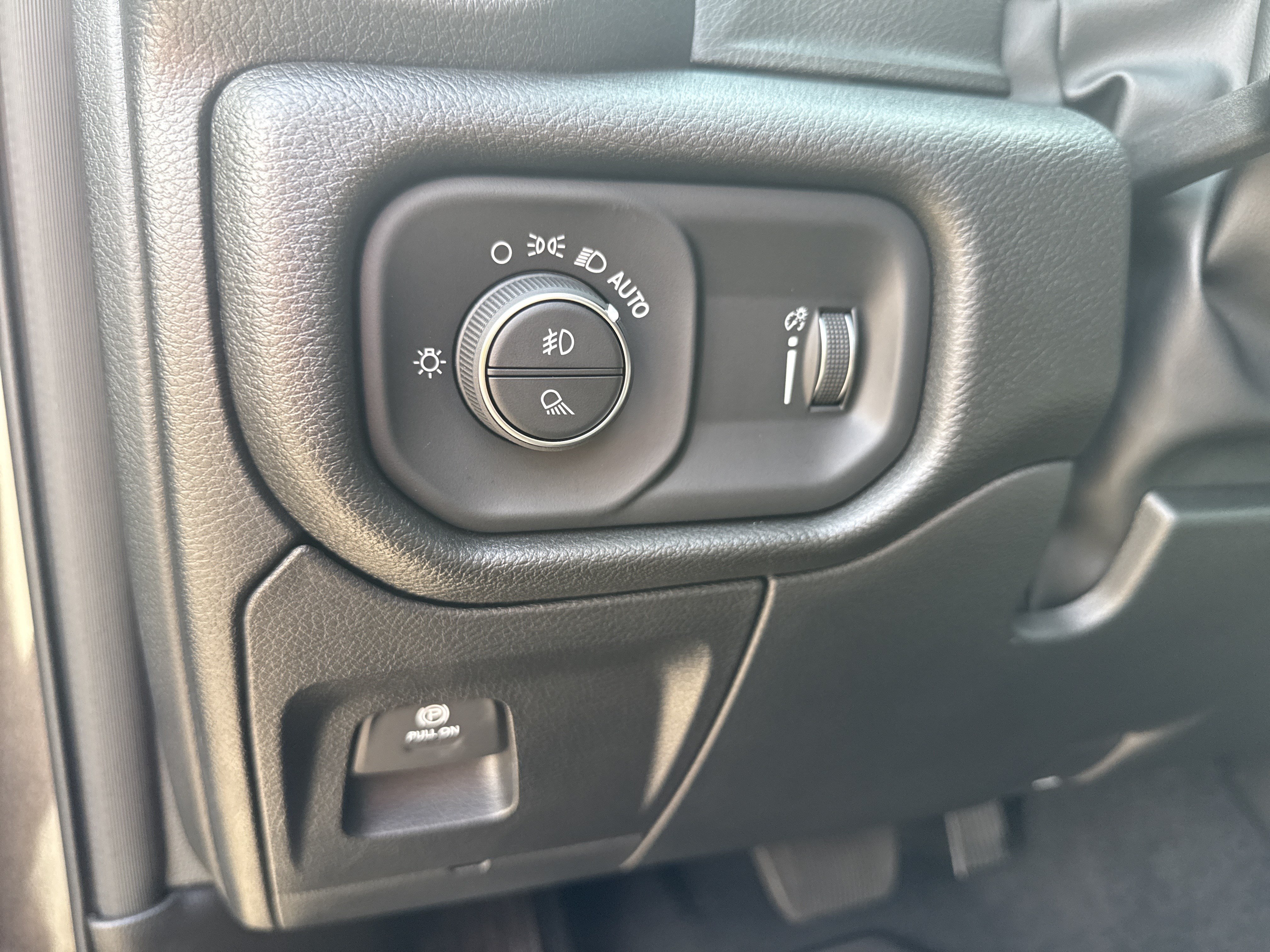 New 2026 RAM 1500 Express AWD/4WD image 27