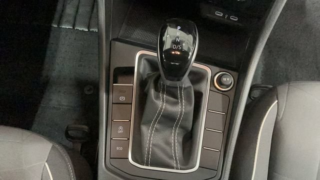 Used 2026 Volkswagen Jetta Sport FWD image 13