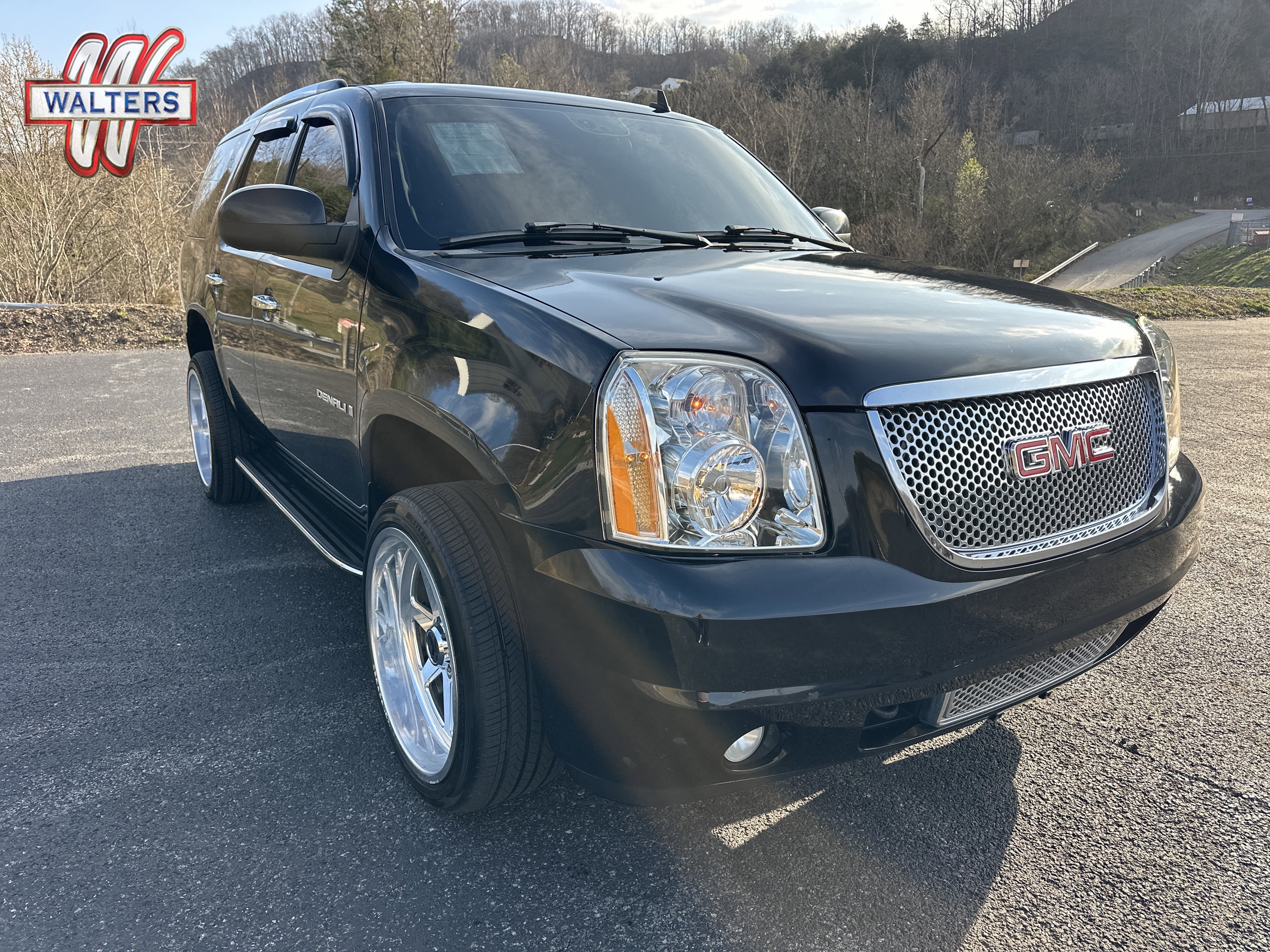 Used 2007 GMC Yukon Denali image 1