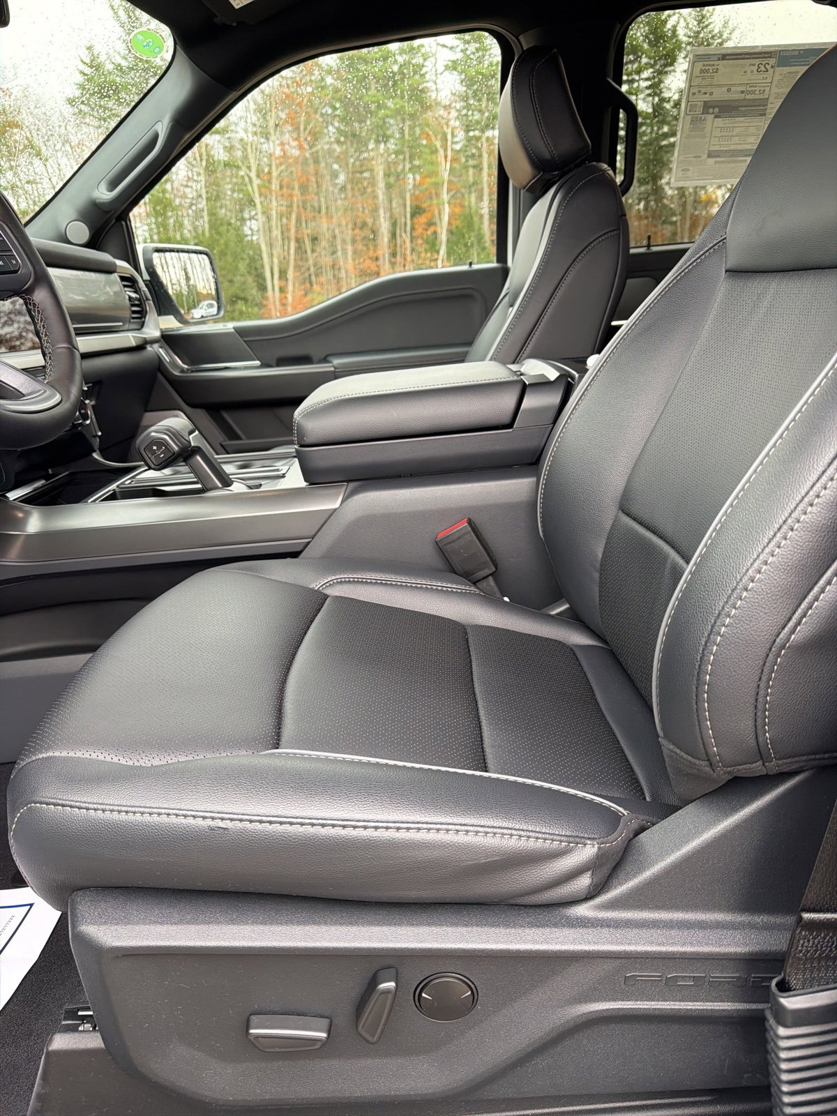 New 2025 Ford F150 Lariat w/ Equipment Group 501A Mid image 14