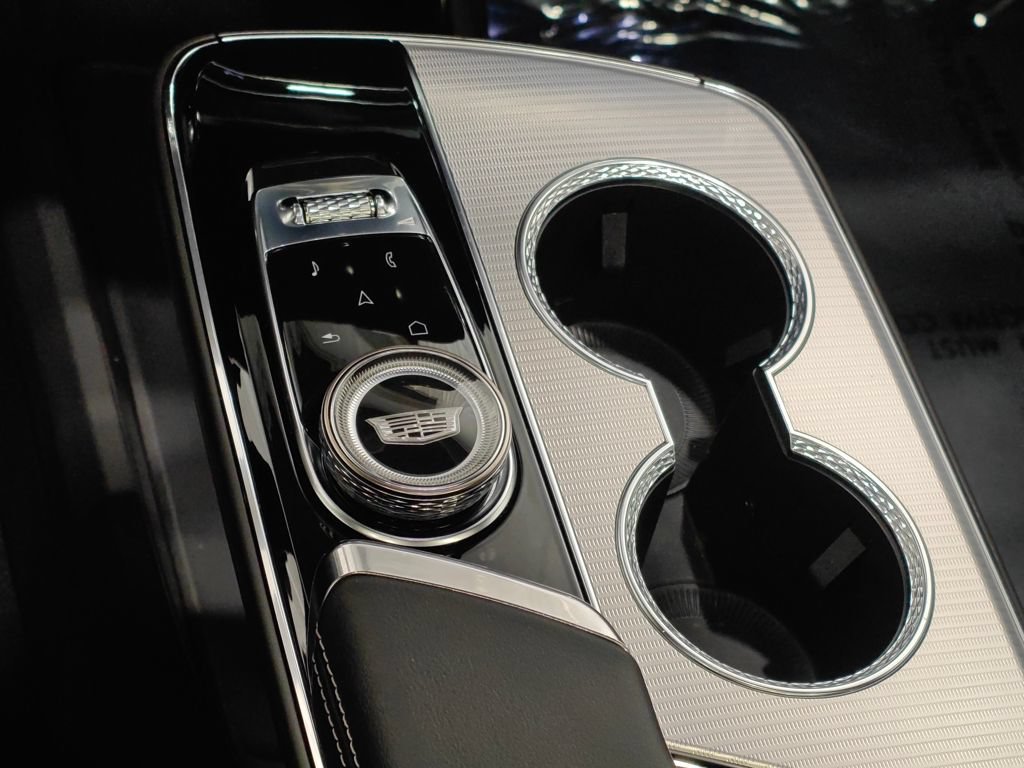 Used 2024 Cadillac Lyriq Tech RWD image 8