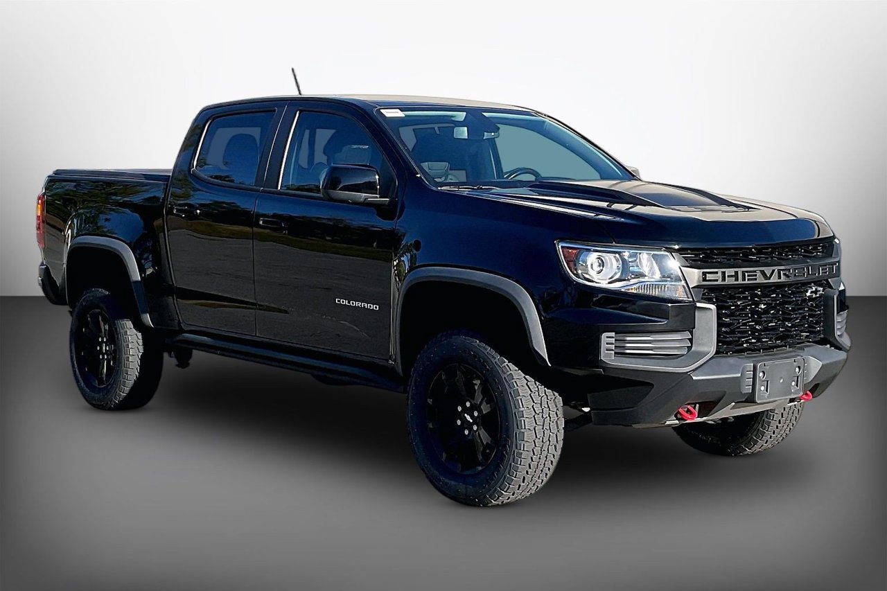 Used 2022 Chevrolet Colorado ZR2 w/ ZR2 Midnight Special Edition AWD/4WD image 2