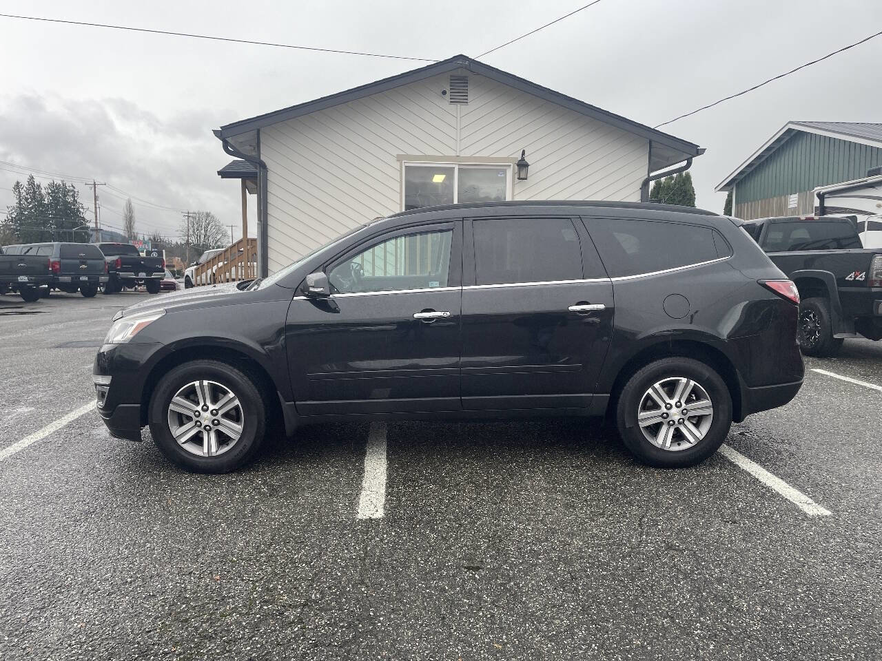 Used 2015 Chevrolet Traverse LT image 1