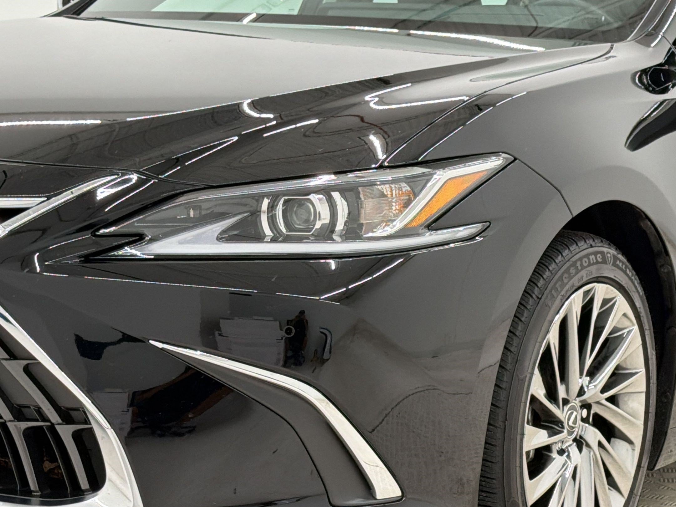 Used 2024 Lexus ES 350 w/ Accessory Package (Z1) FWD image 11