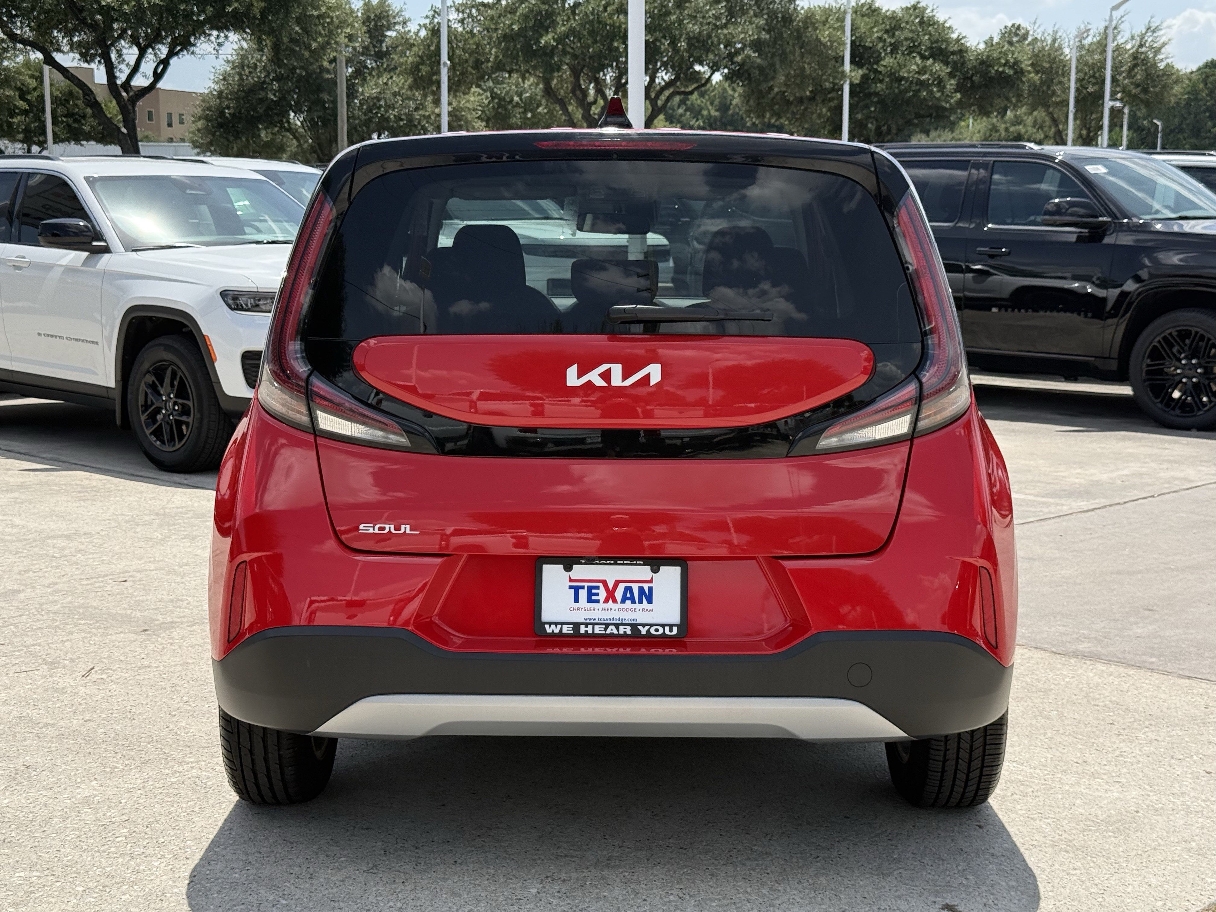 Used 2024 Kia Soul LX w/ Option Group 015 FWD image 6