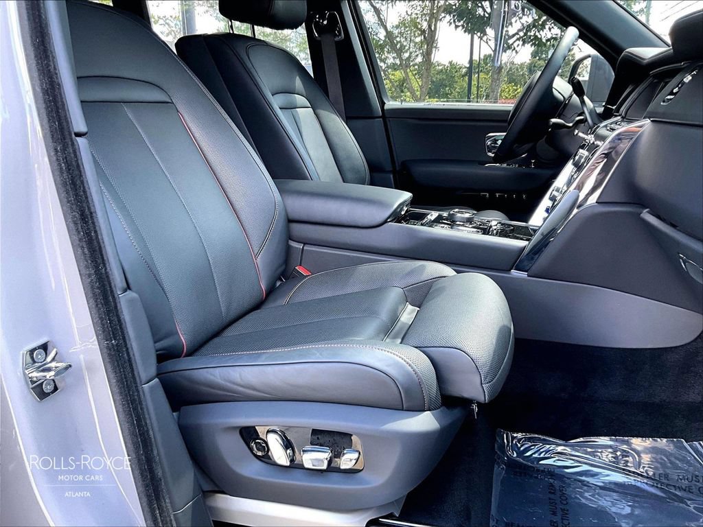 Certified 2021 Rolls-Royce Cullinan AWD/4WD image 8