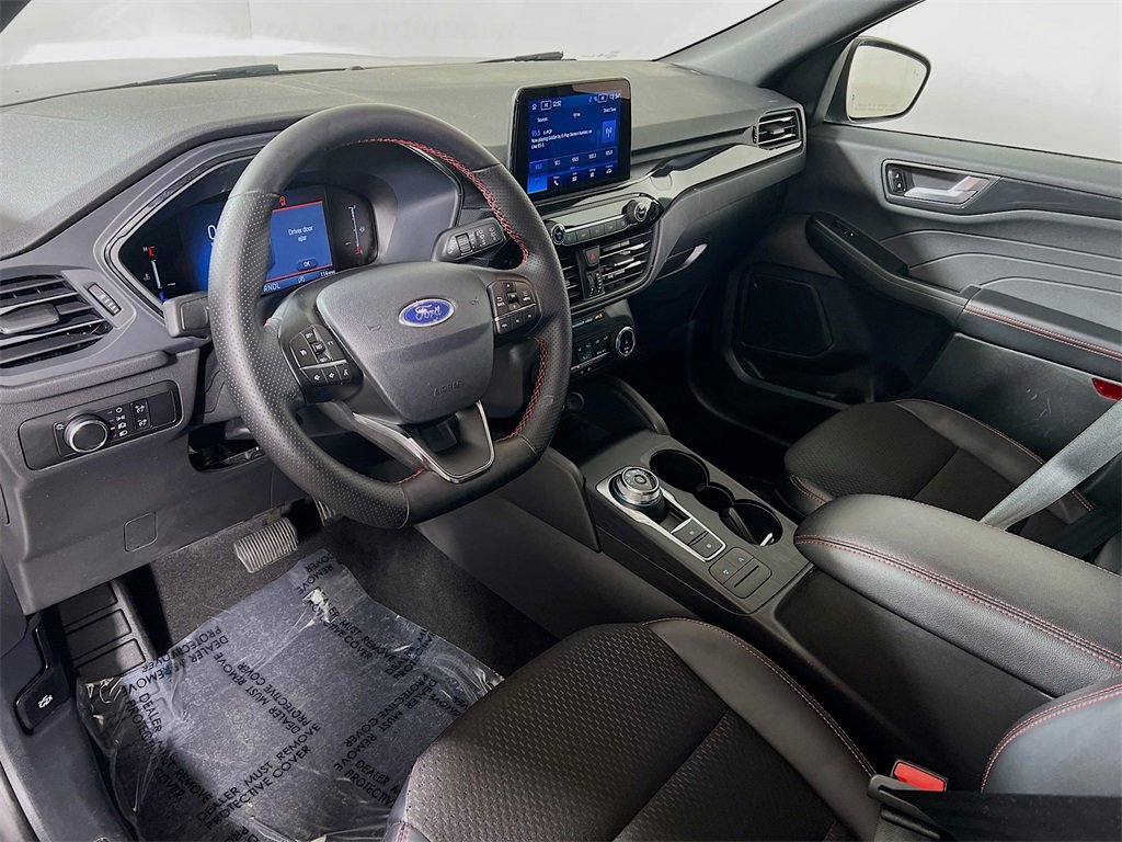 Used 2025 Ford Escape ST-Line image 10