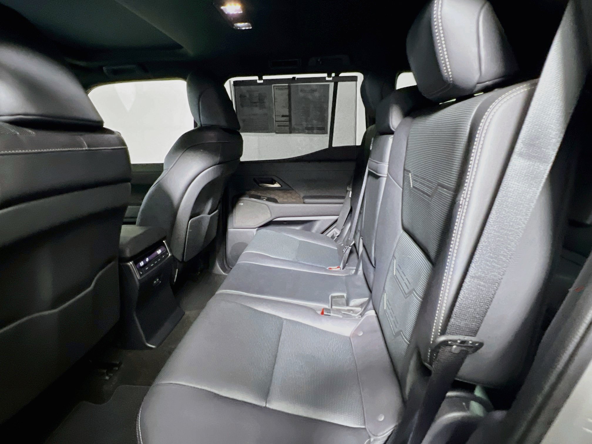 Used 2024 Lexus GX 550 w/ Accessory Package (Z1) AWD/4WD image 22
