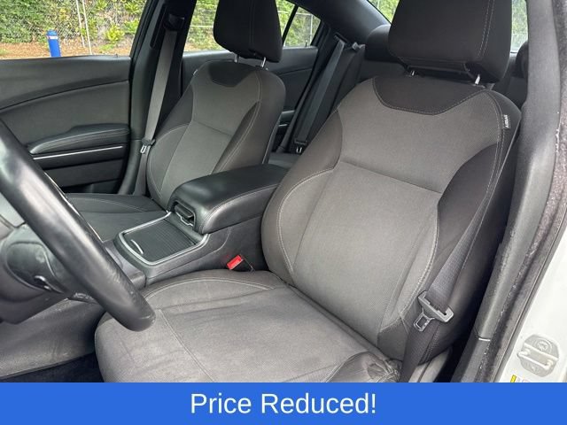 Used 2015 Dodge Charger SE RWD image 10