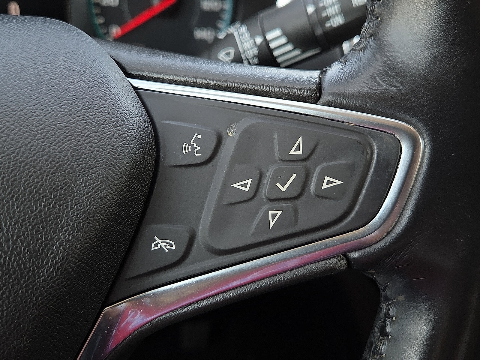 Certified 2018 Chevrolet Equinox LT AWD/4WD image 19