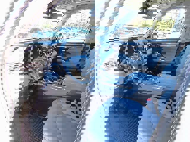 Used 2024 Toyota Highlander Limited image 2