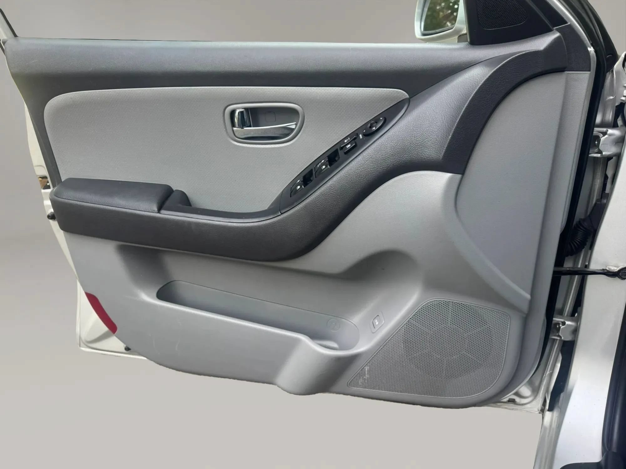 Used 2010 Hyundai Elantra GLS FWD image 10