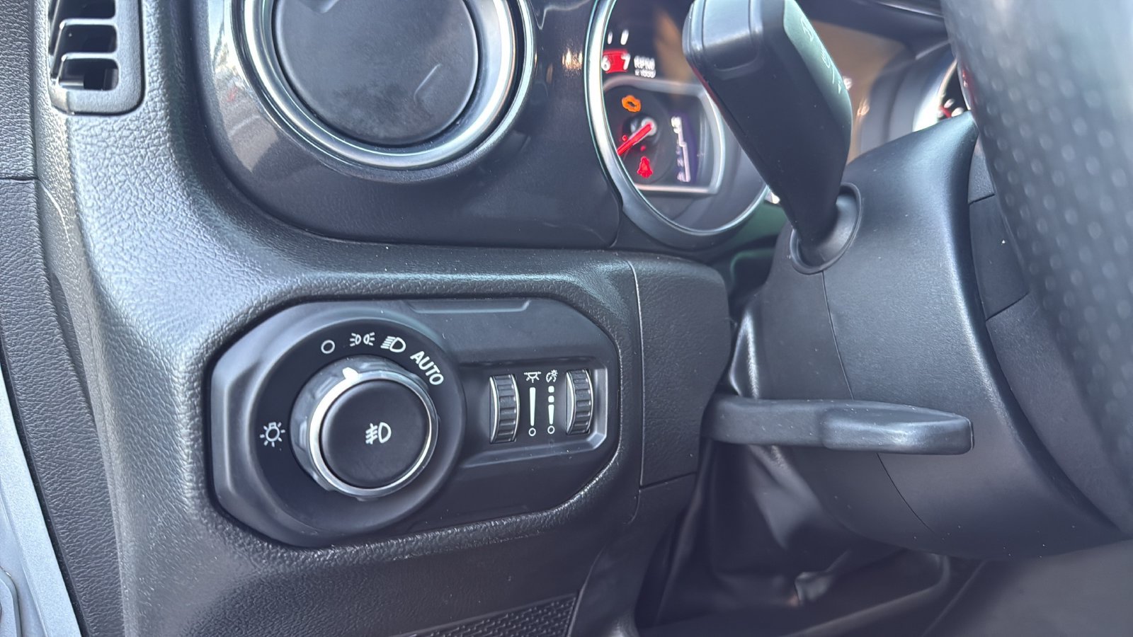 Used 2022 Jeep Wrangler Unlimited Rubicon AWD/4WD image 17