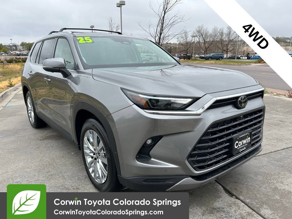 Used 2025 Toyota Grand Highlander AWD image 1