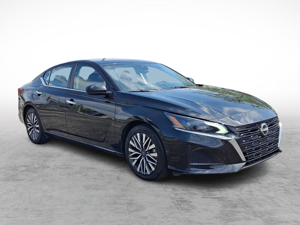 Used 2024 Nissan Altima 2.5 SV FWD image 7