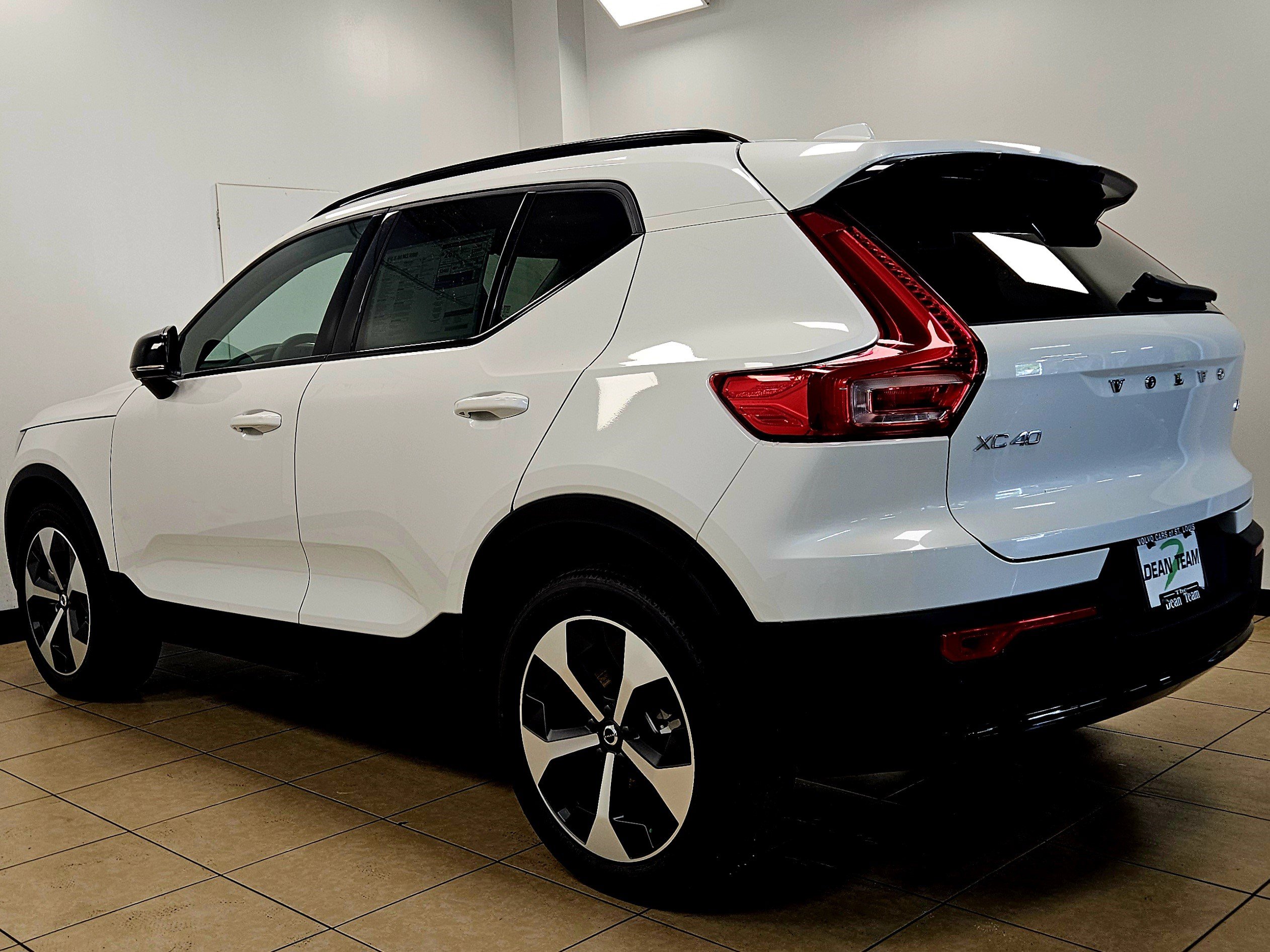 New 2026 Volvo XC40 B5 Plus w/ Climate Package image 6