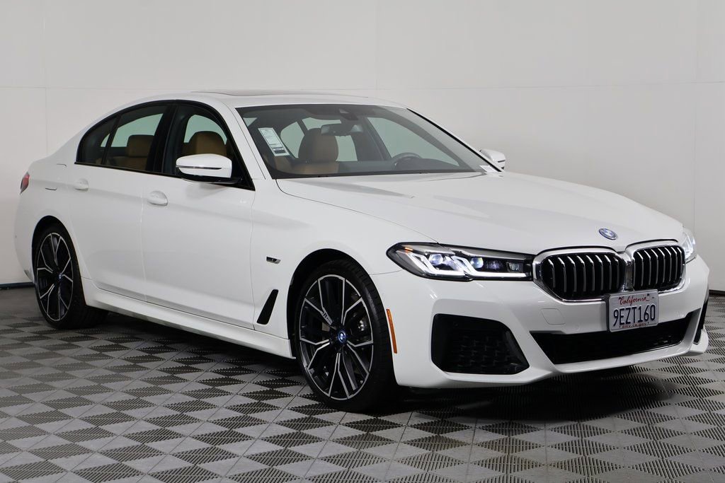 Used 2023 BMW 530e xDrive w/ M Sport Package image 3
