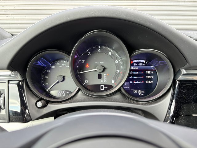 Certified 2025 Porsche Macan image 17