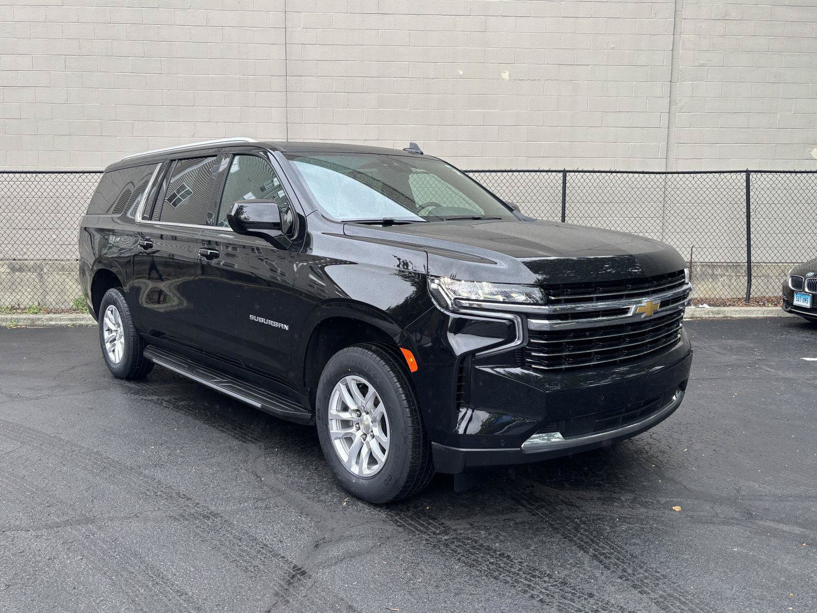 Used 2024 Chevrolet Suburban LT AWD/4WD image 1