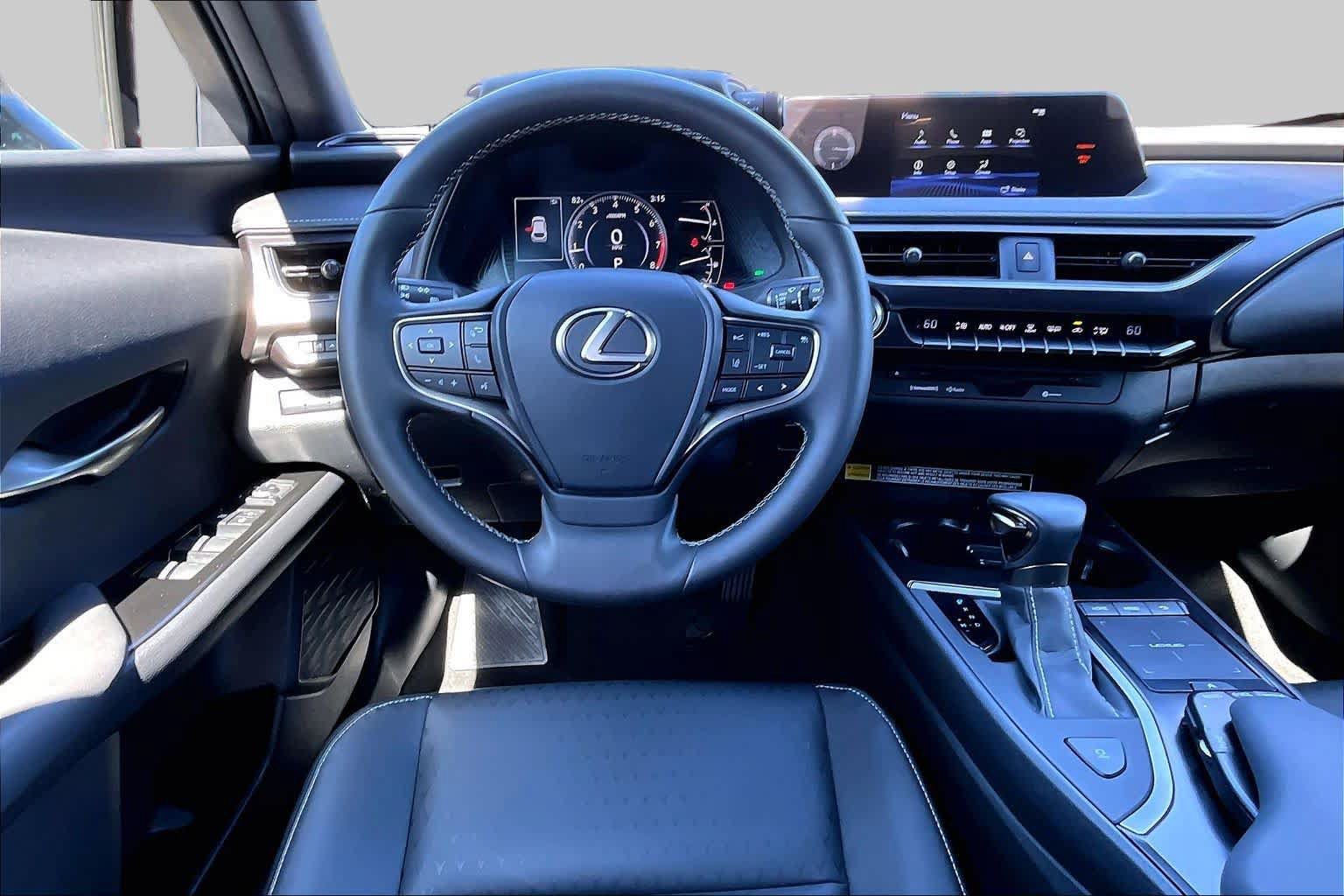 Used 2022 Lexus UX 200 w/ Accessory Package (Z1) FWD image 5