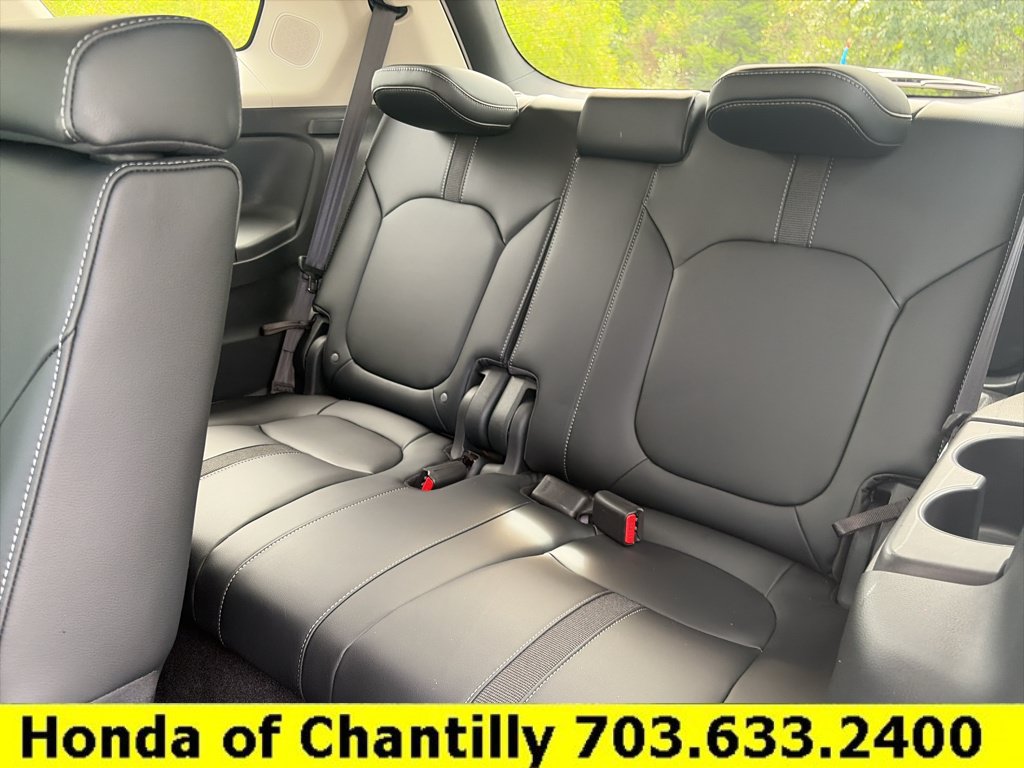 Used 2025 Honda Pilot Touring image 23