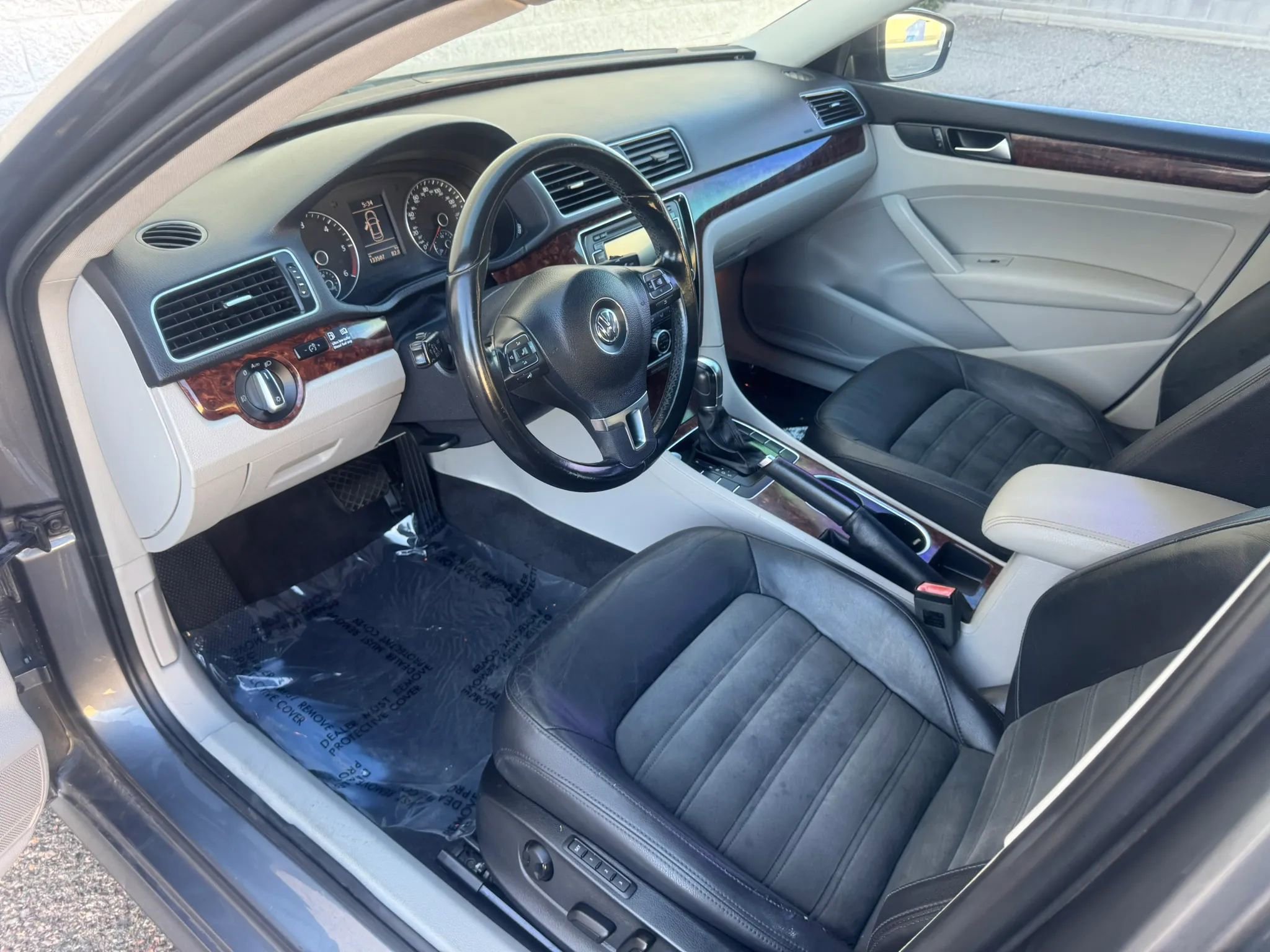 Used 2013 Volkswagen Passat TDI SEL Premium image 9