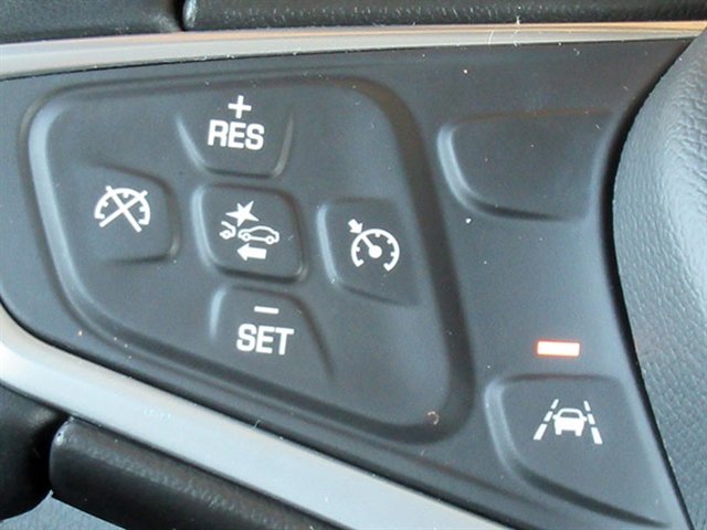 Used 2023 Chevrolet Equinox LT w/ Driver Convenience Package image 32