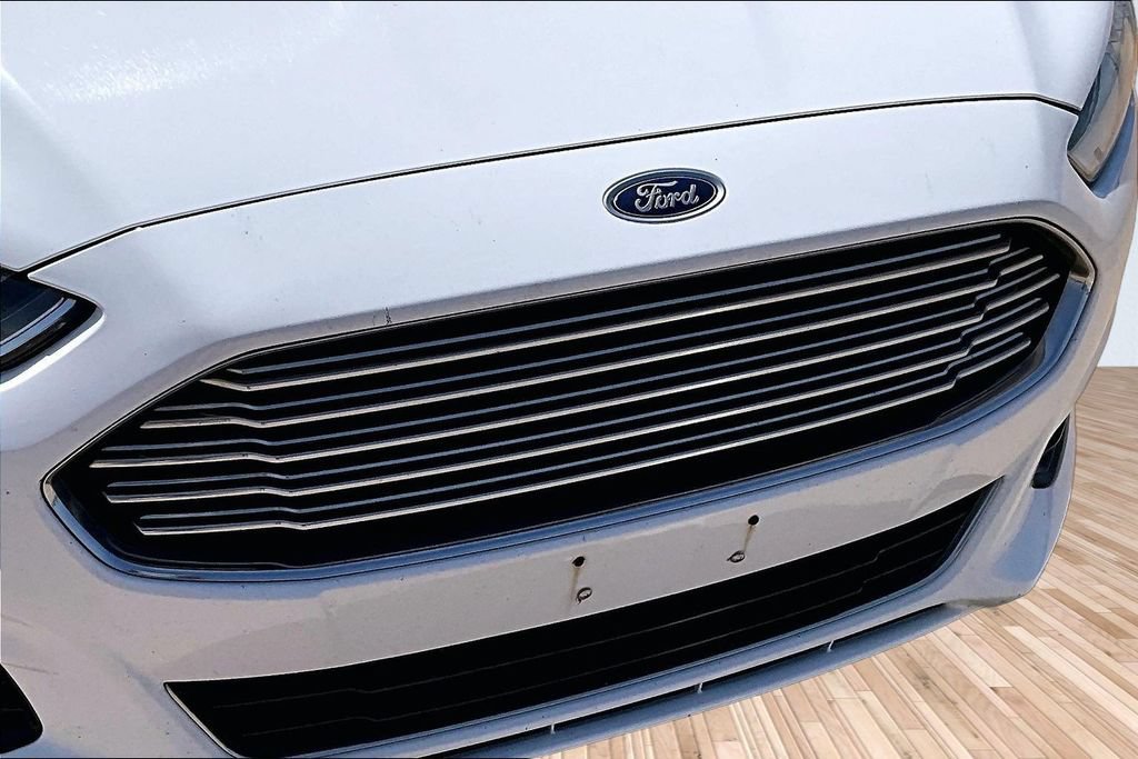 Used 2016 Ford Fusion Titanium FWD image 25