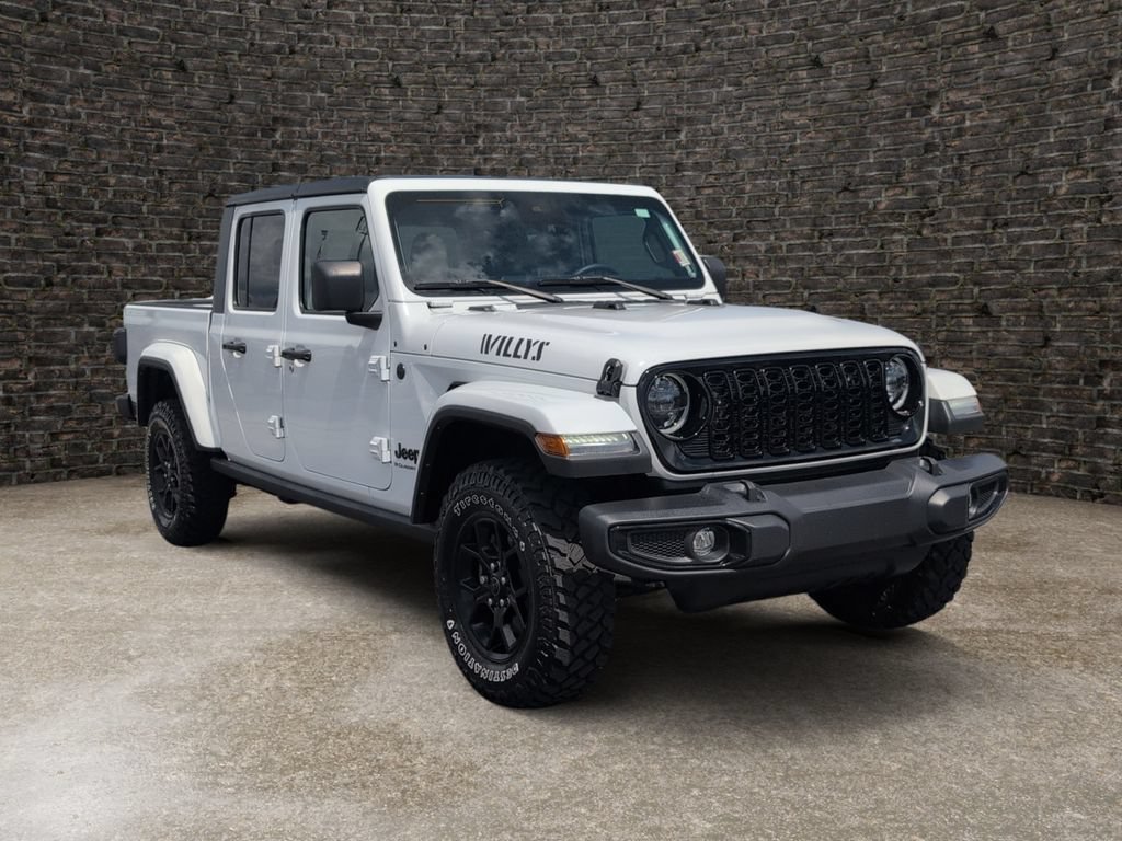 Used 2024 Jeep Gladiator Sport AWD/4WD image 2