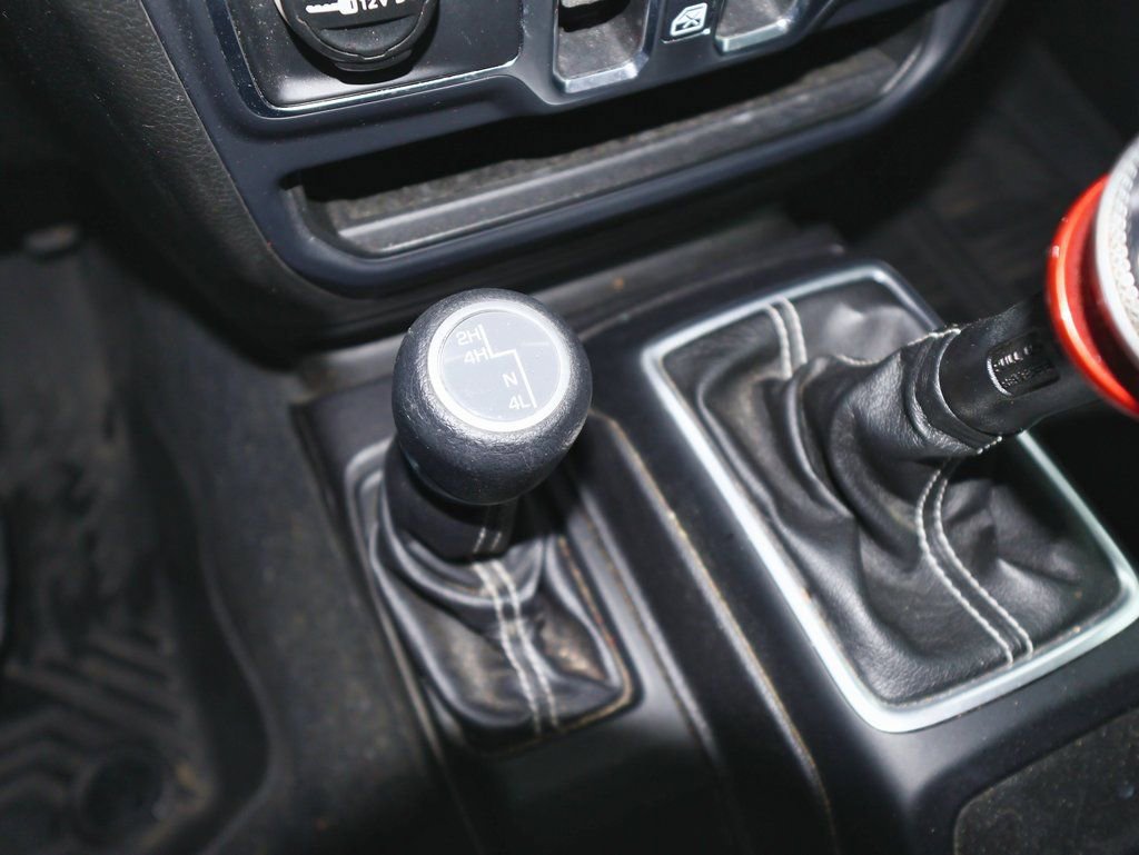 Used 2018 Jeep Wrangler Unlimited Sahara image 23