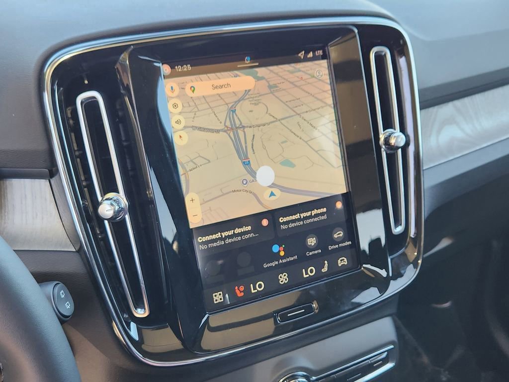 New 2026 Volvo XC40 B5 Plus w/ Protection Package Premier image 9