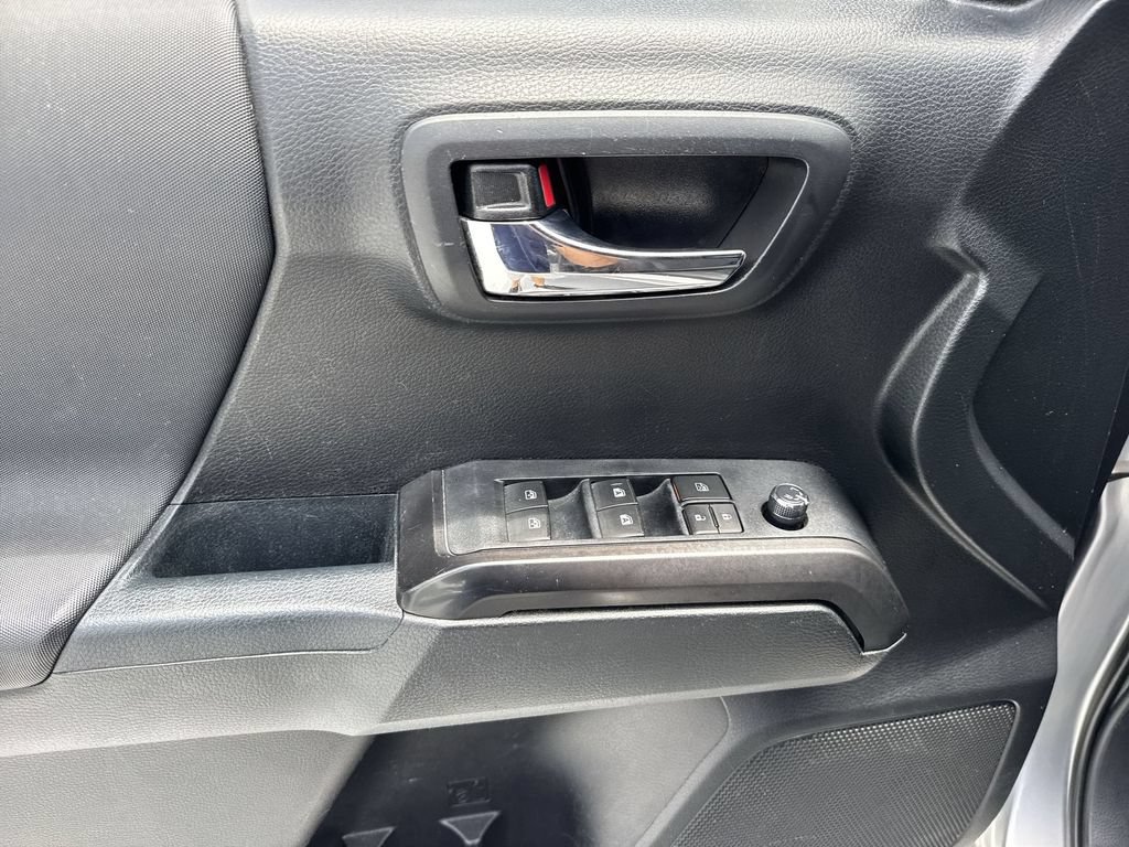 Used 2017 Toyota Tacoma TRD Sport w/ Tow Package RWD image 38