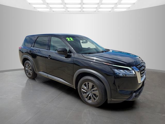 Used 2022 Nissan Pathfinder S image 2