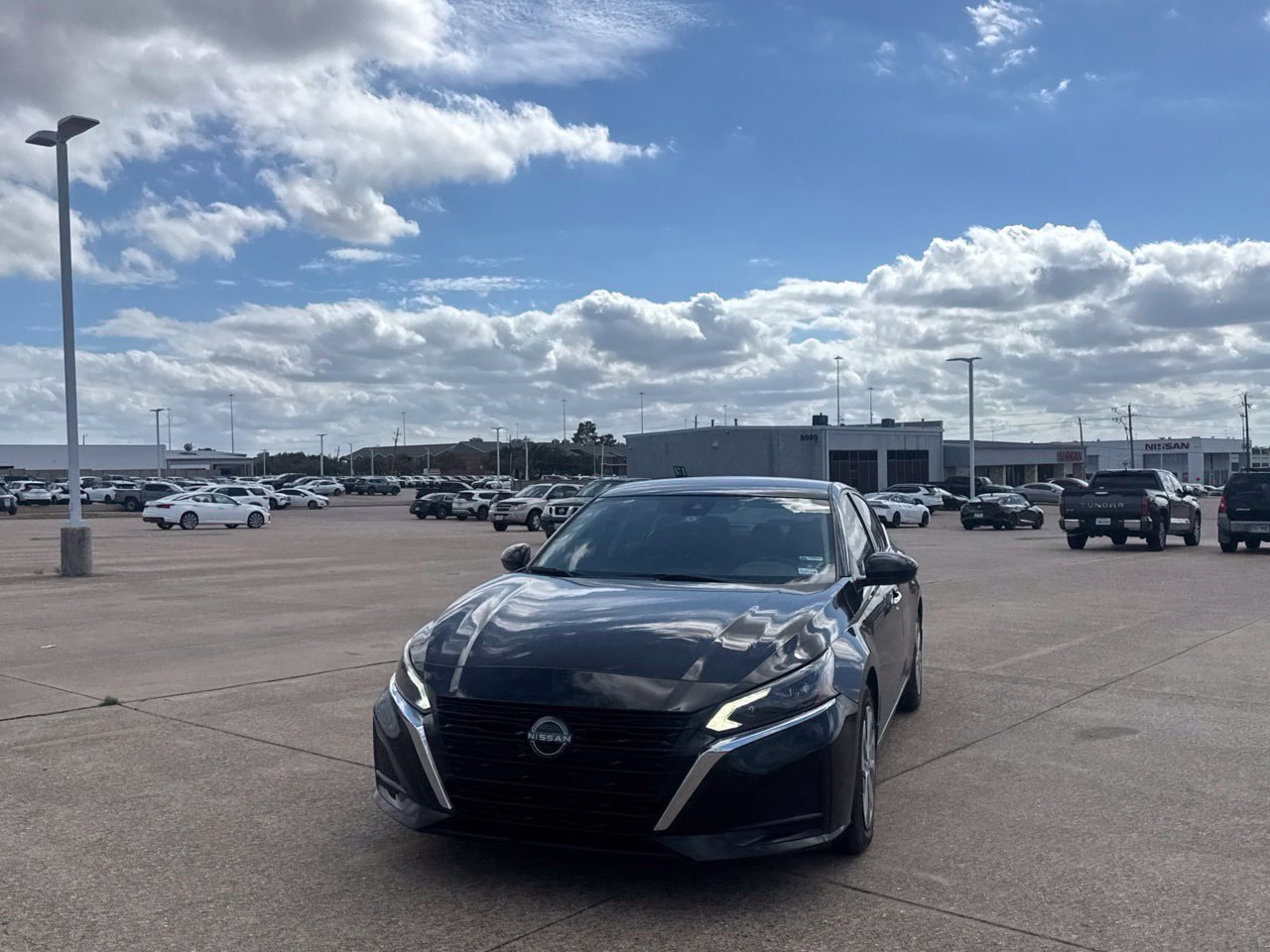 Used 2023 Nissan Altima 2.5 S FWD image 8