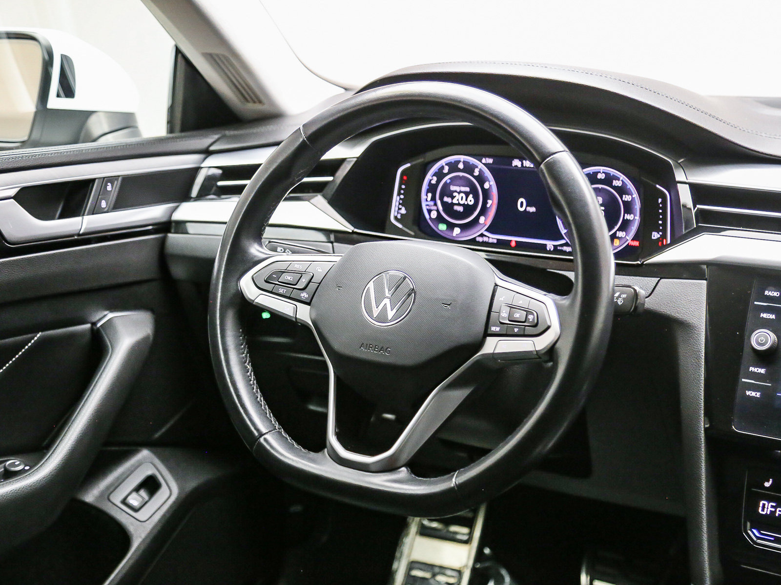 Used 2021 Volkswagen Arteon SE FWD image 16