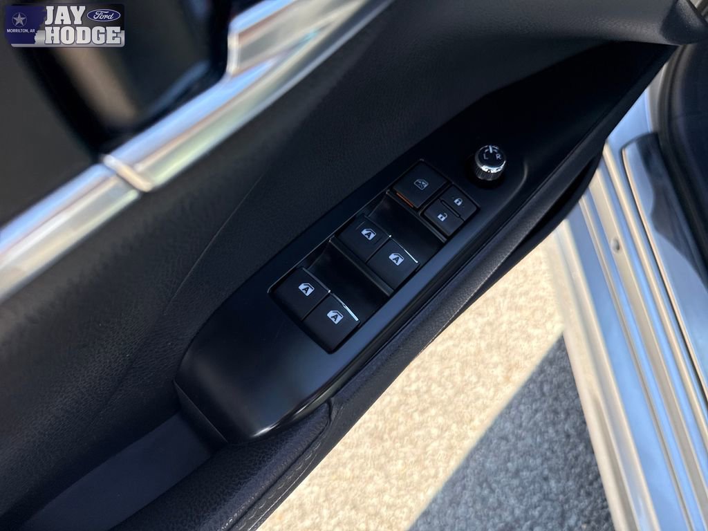 Used 2019 Toyota Camry XSE FWD image 12
