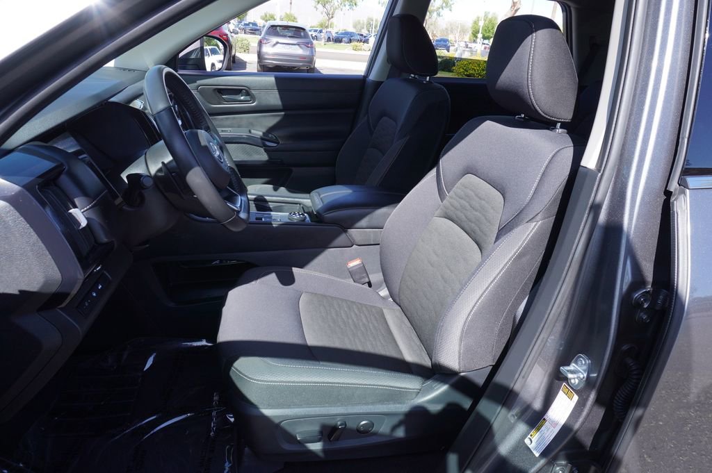 Certified 2025 Nissan Pathfinder SV AWD/4WD image 14