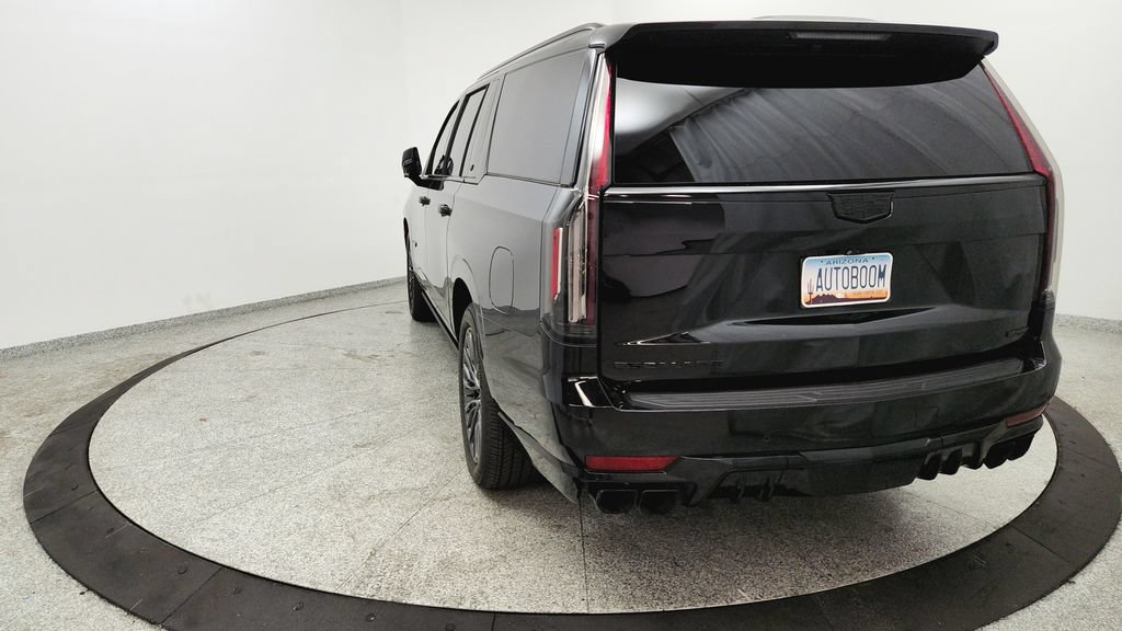 Used 2023 Cadillac Escalade ESV V w/ Heavy-Duty Trailer Package AWD/4WD image 4